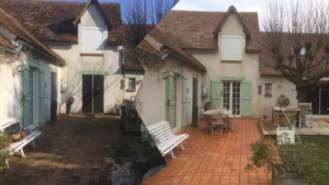 Artisan NOËL R : Couvreur, réparation, nettoyage et démoussage de toiture, nettoyage et pose de gouttières, zinguerie, étanchéité de toiture, ravalement et peinture façade à Chécy