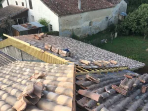 Parage charpente à Montpouillan
