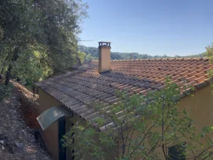 ARTISAN CLAUDI COUVERTURE CHARPENTE SPÉCIALISTE EN ÉTANCHÉITÉ Réparation Toiture Couvreur devis gratuit 83 Var Fréjus Puget à Puget-sur-Argens