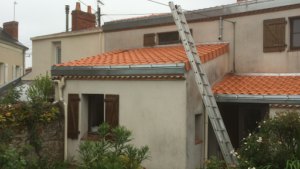 Salland couverture :Artisan Couvreur Nettoyage Toiture Gouttière Dèmoussage Traitement Rènovation à Rezé