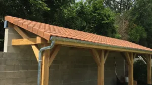 carport artisanale à Ferrières-en-Bray