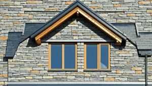 Dans le paysage architectural français, les bâtisses en pierre révèlent un charme intemporel souvent mis en valeur par une couverture soignée. Toutefois, la jonction entre une rive de toiture et un pignon en pierre, surtout lorsqu’elle est conçue sans joint […]
