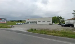 Le Hangar à Peyrens