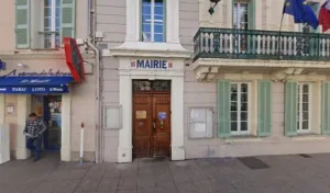 Charoen à Le Luc
